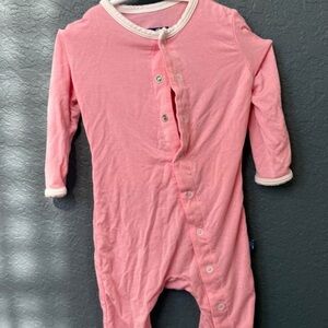 I love mom Kickee Pants 0-3 mo Pink Baby Onesie with White Trim